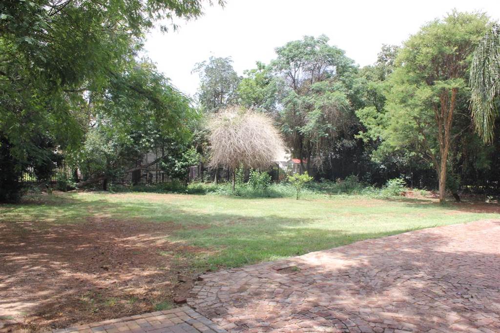 1276 m² Land available in Waterkloof photo number 1