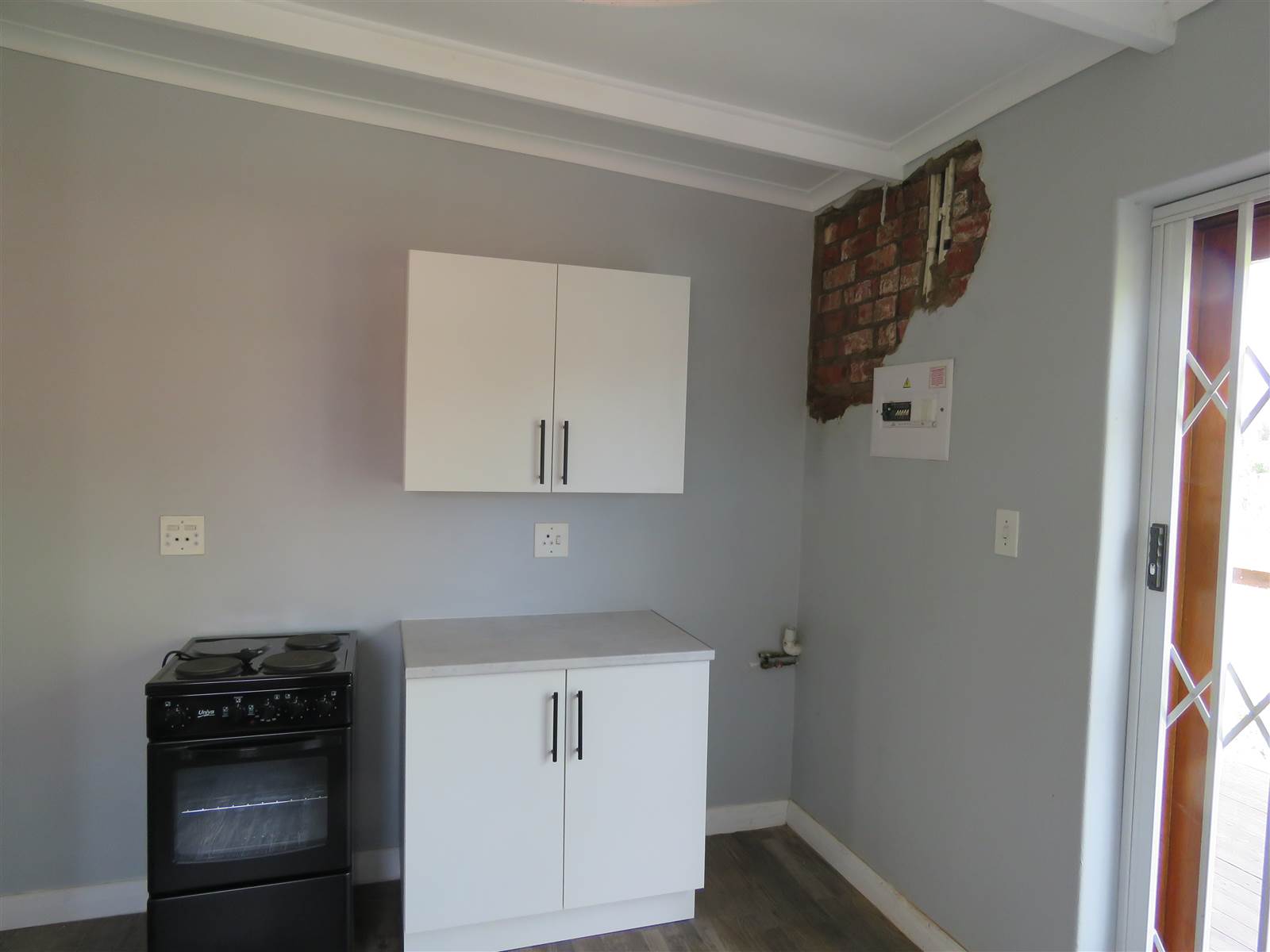 2 Bed Apartment in Barrydale photo number 7