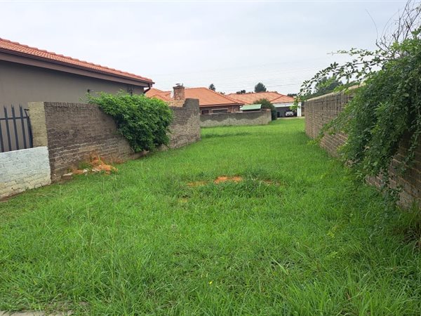 696 m² Land 696 m² Land