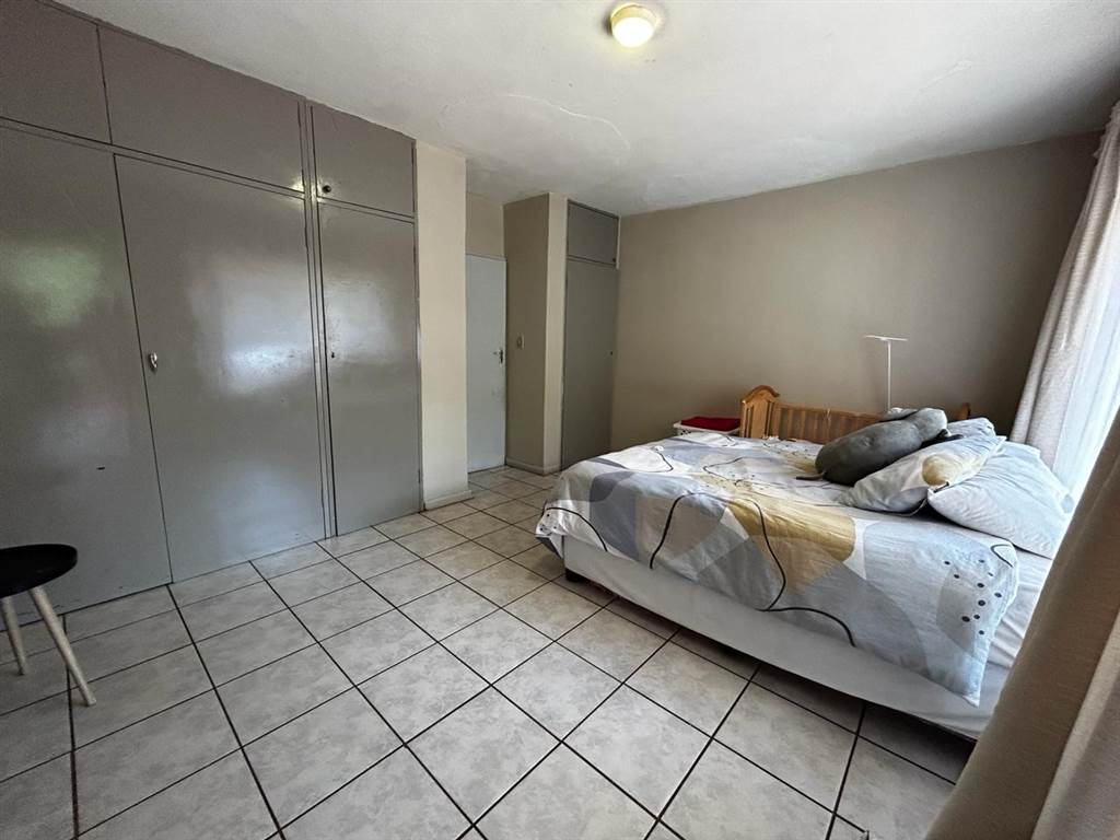 2 Bed Apartment in Mokopane photo number 13