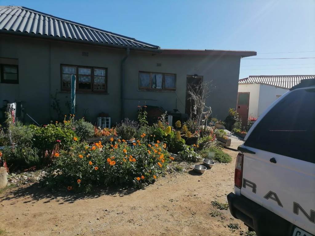 4 Bed House in Lamberts Bay photo number 23