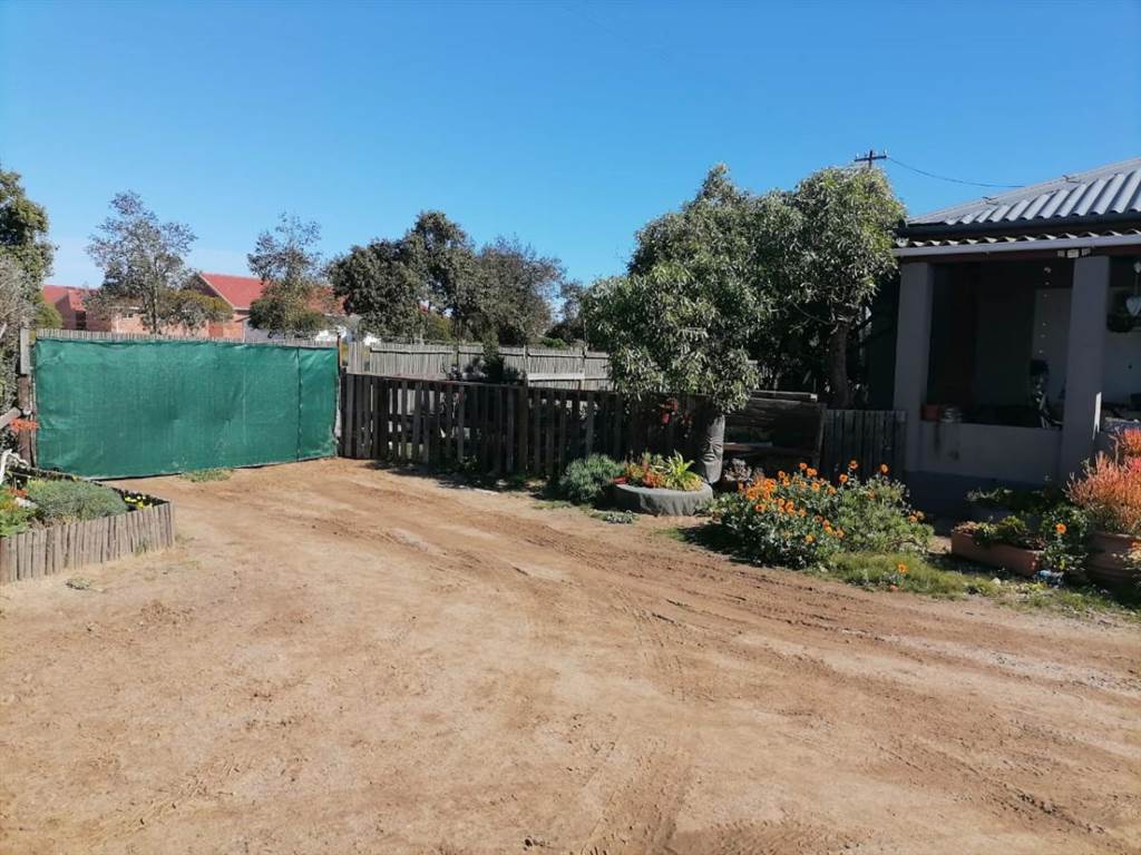 4 Bed House in Lamberts Bay photo number 18