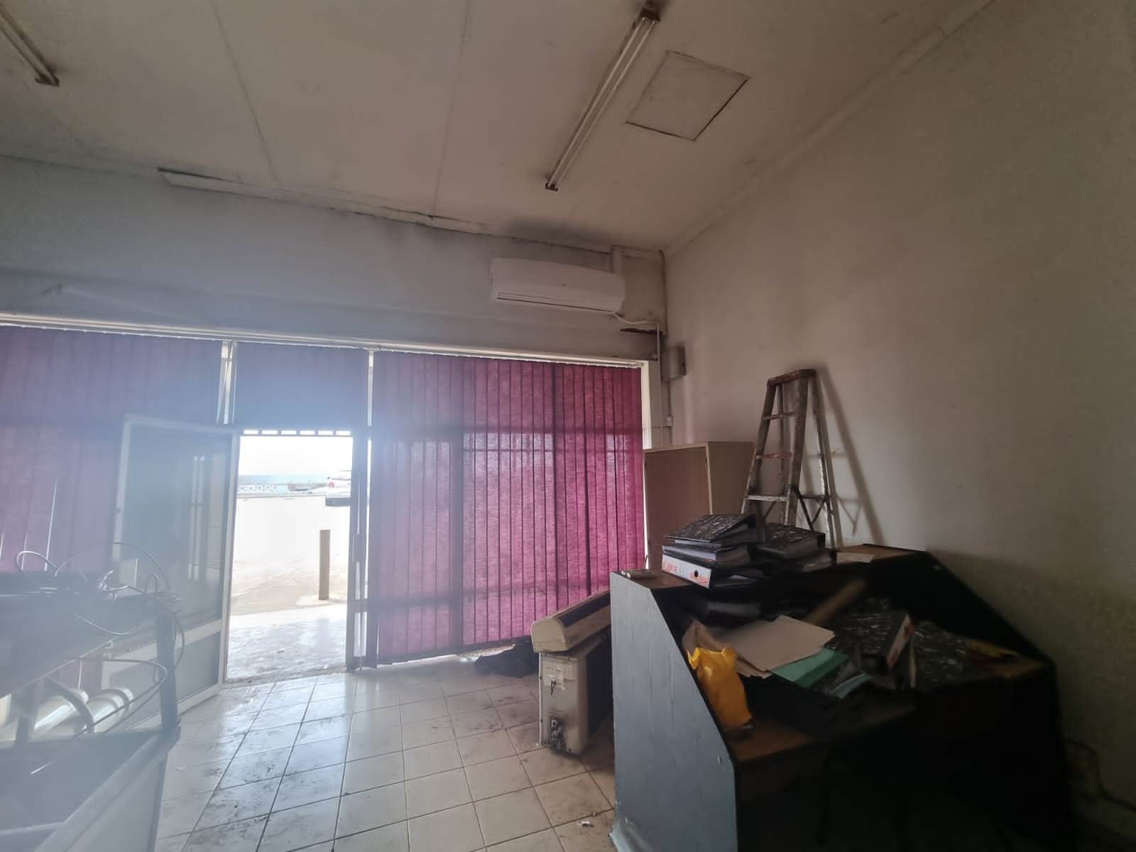 130  m² Commercial space in Empangeni Central photo number 2