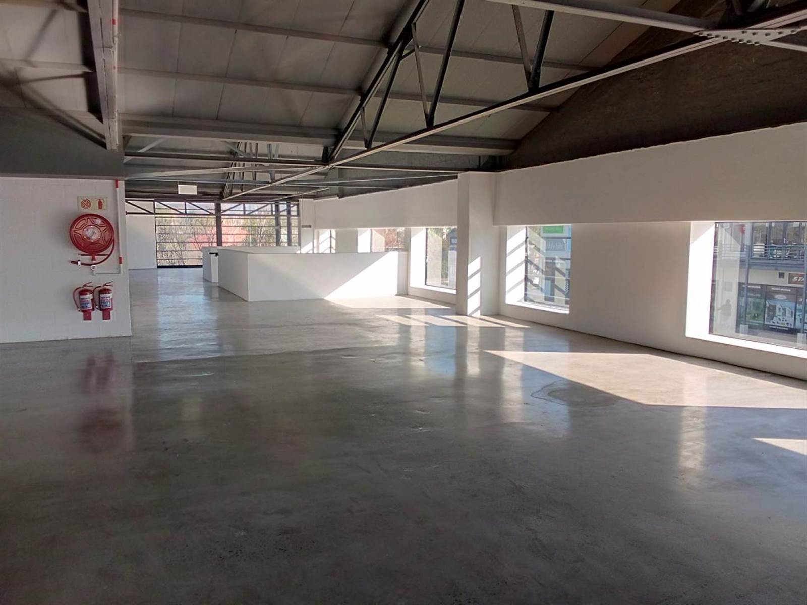 500  m² Retail Space in Diep River photo number 5