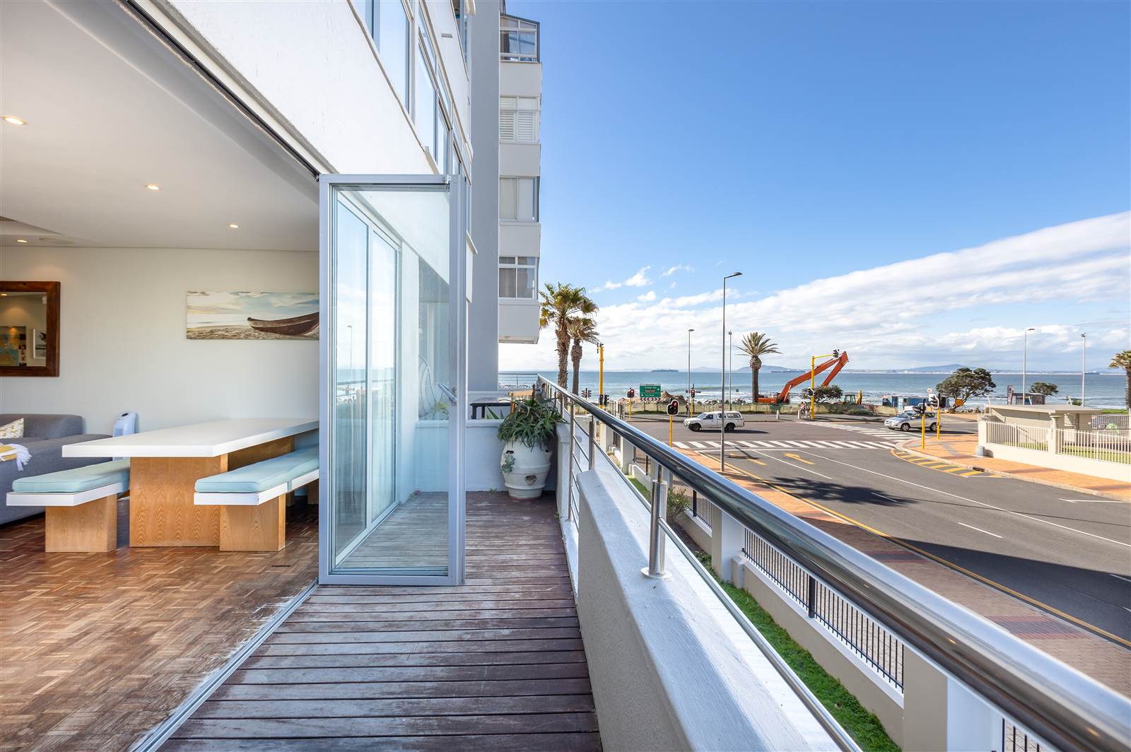 2 Bed Apartment in Mouille Point photo number 9