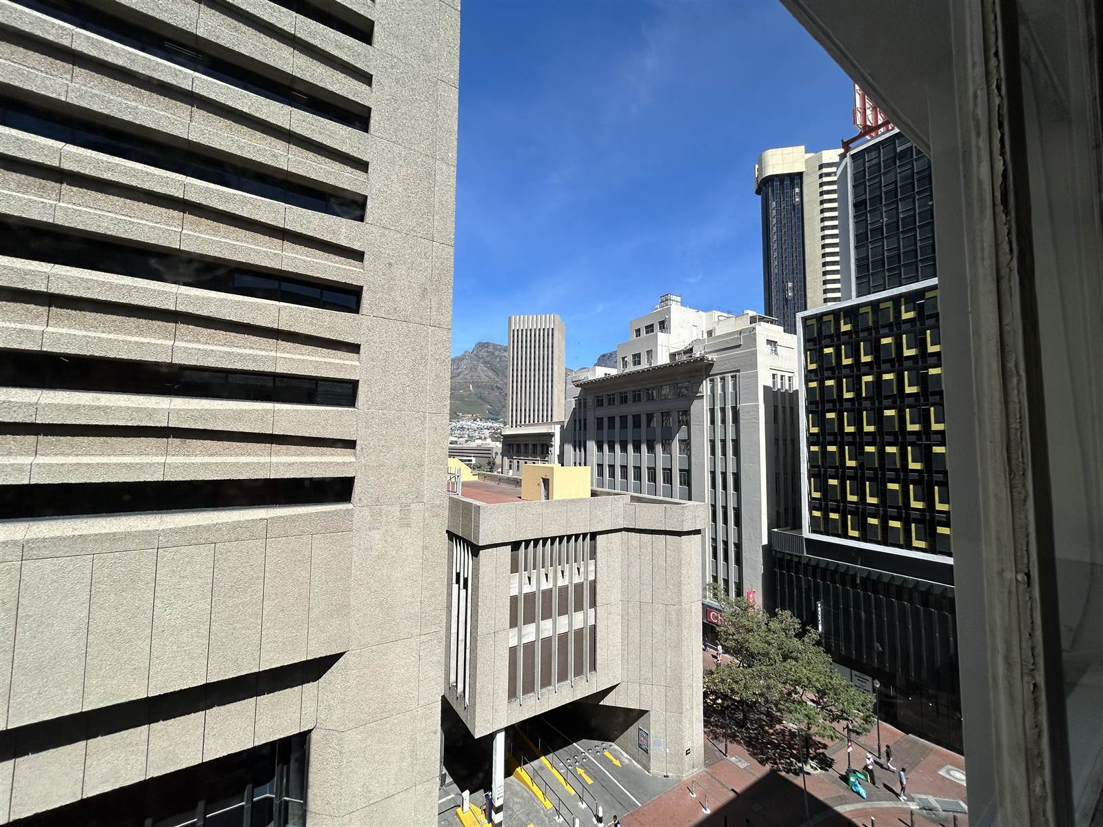 82  m² Commercial space in Cape Town City Centre photo number 9