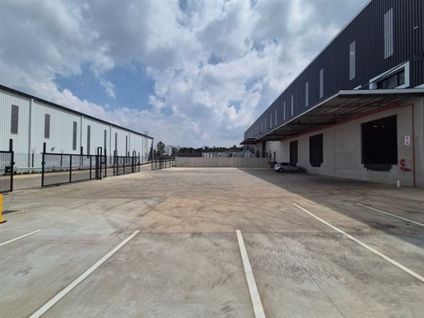 2 130  m² Industrial space