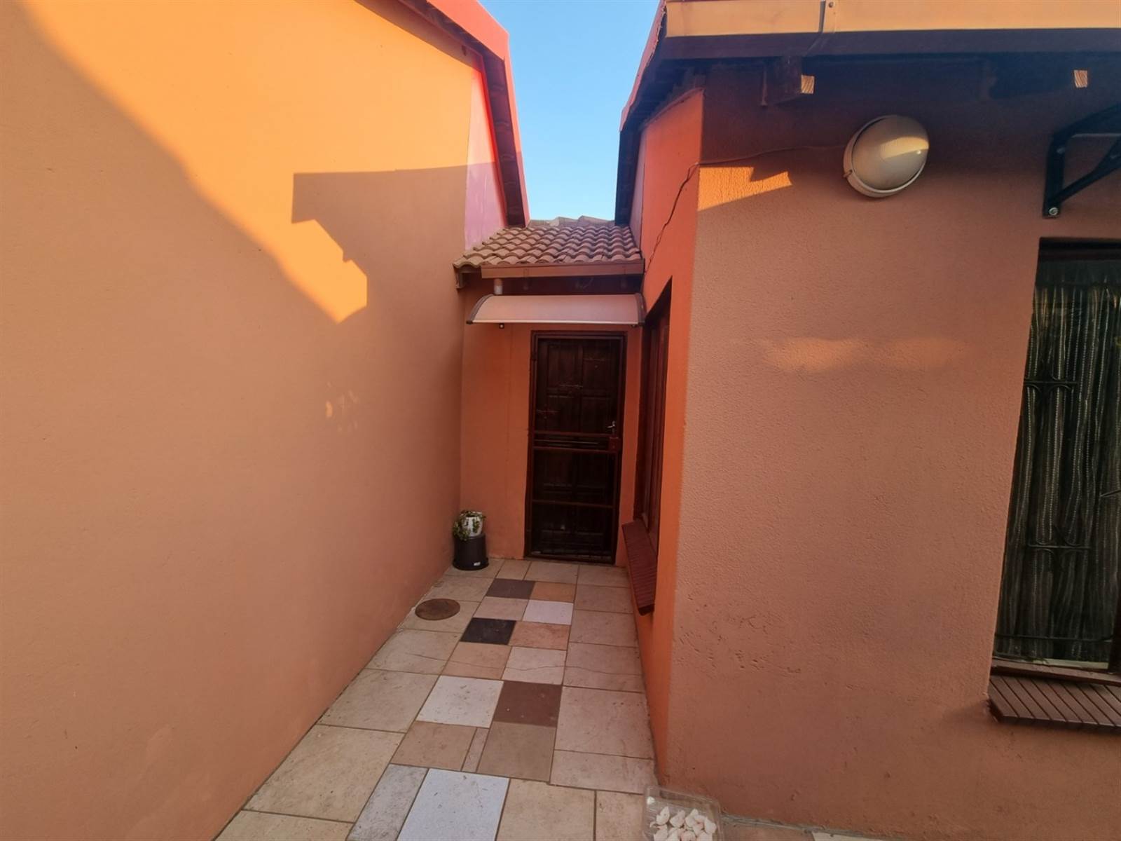 2 Bed House in Soshanguve photo number 16