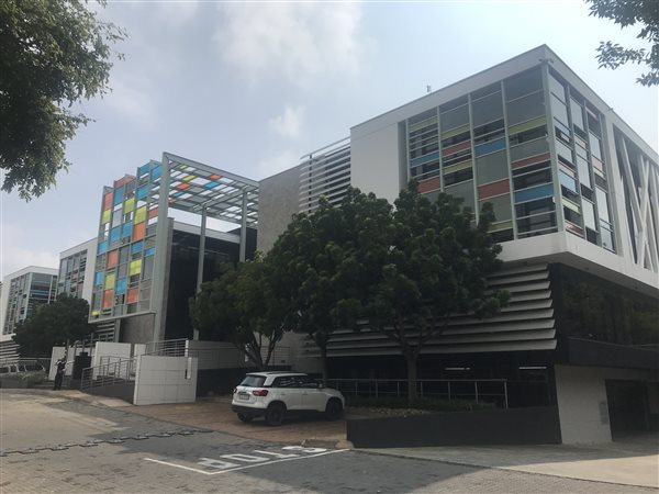 336  m² Commercial space