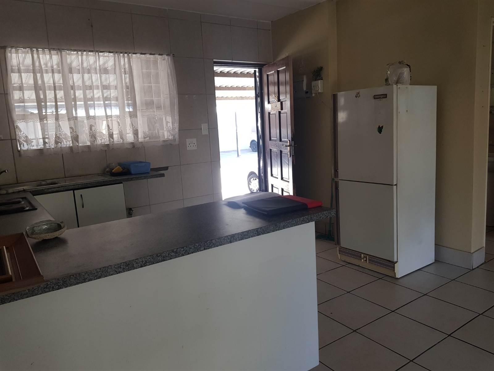 2 Bed Townhouse in Brenthurst photo number 9