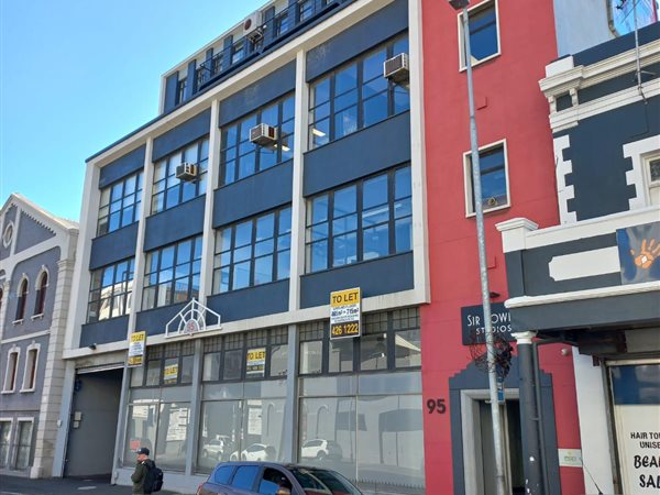 466  m² Commercial space