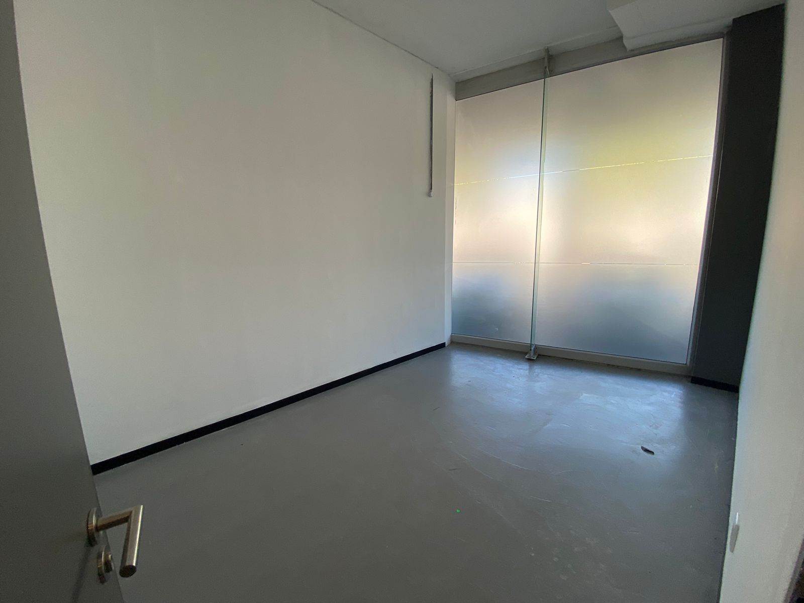 975  m² Commercial space in Paarden Eiland photo number 5