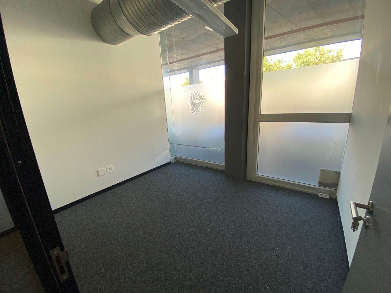 975  m² Commercial space in Paarden Eiland photo number 16
