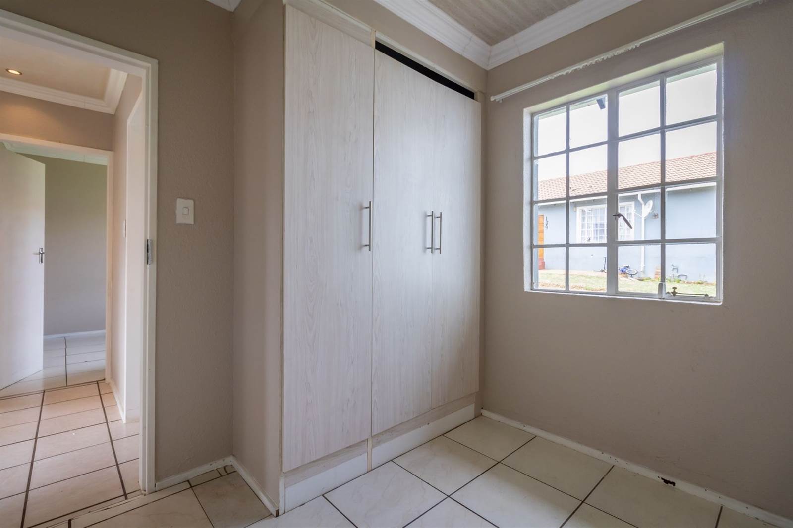 3 Bed Townhouse in Roodepoort West photo number 17