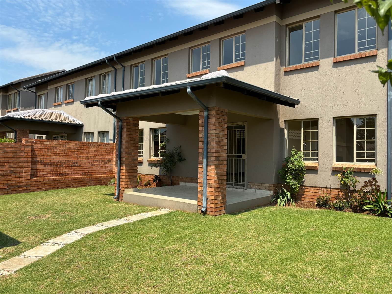 4 Bed Townhouse in Mooikloof Ridge photo number 23