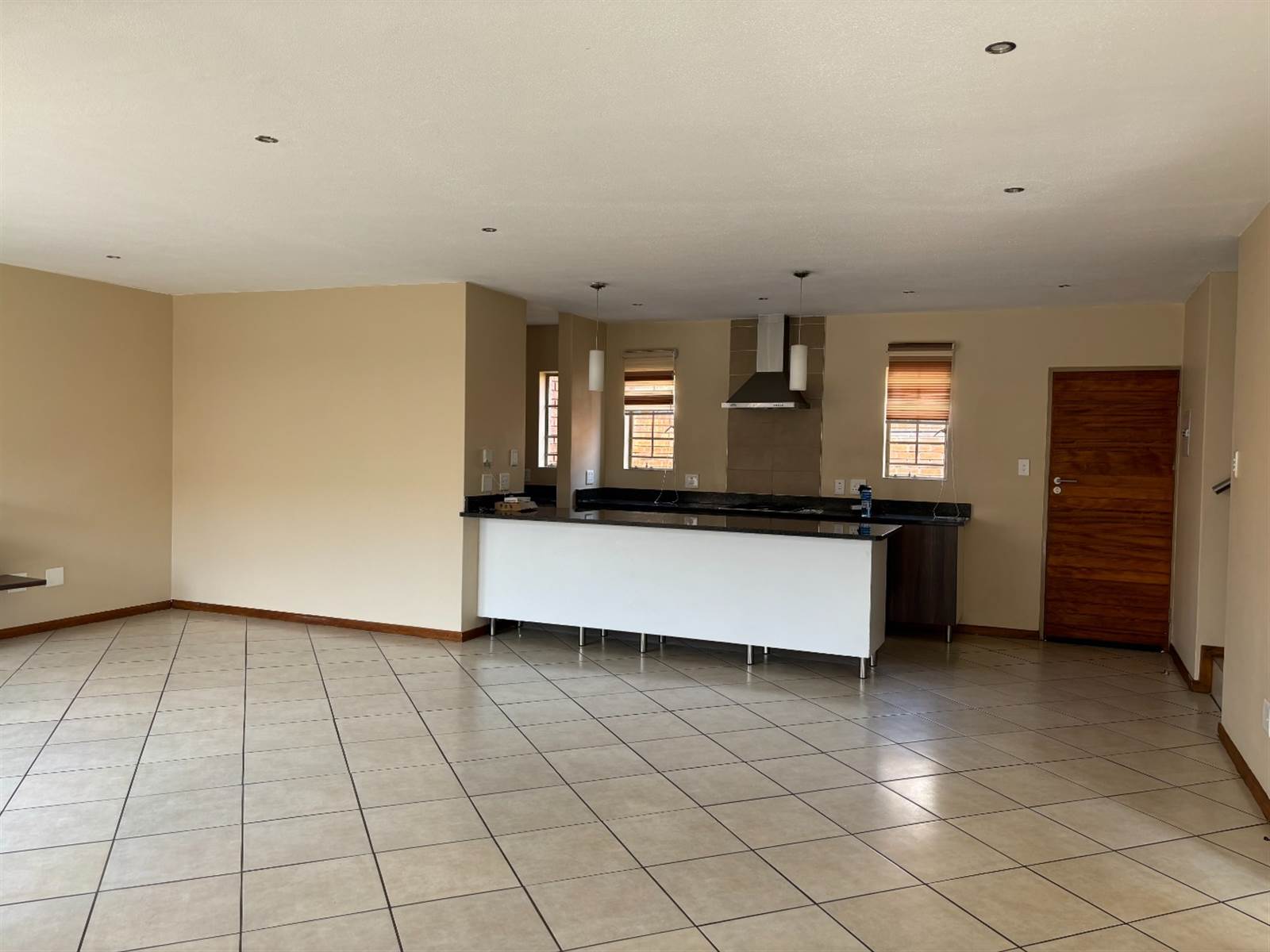 4 Bed Townhouse in Mooikloof Ridge photo number 9