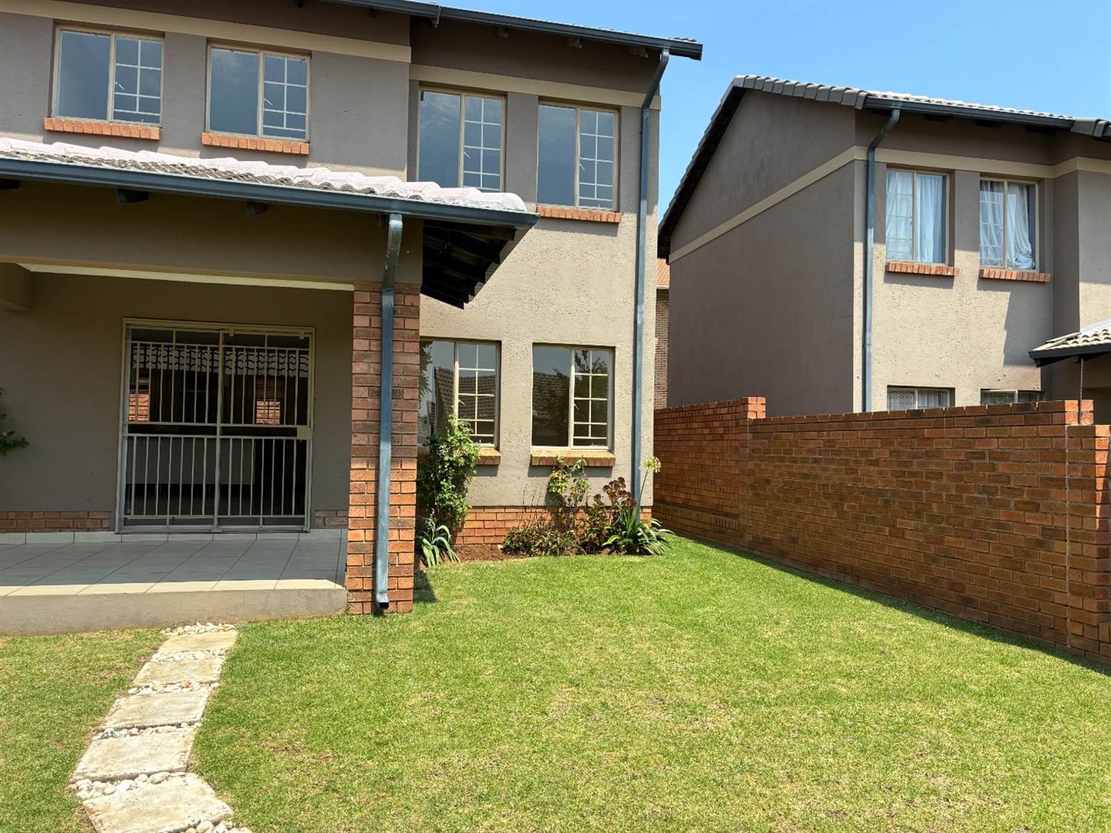 4 Bed Townhouse in Mooikloof Ridge photo number 24