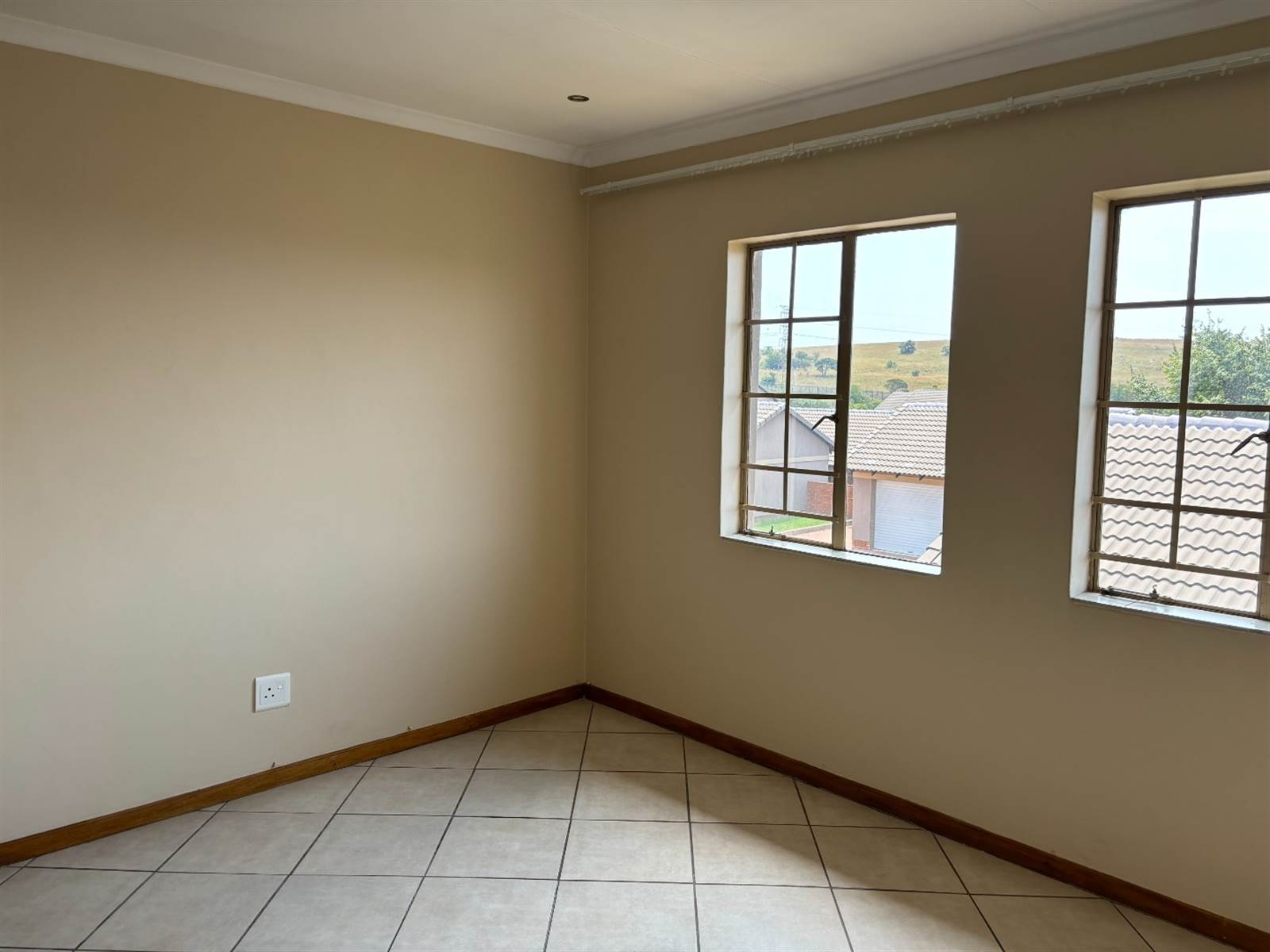 4 Bed Townhouse in Mooikloof Ridge photo number 14