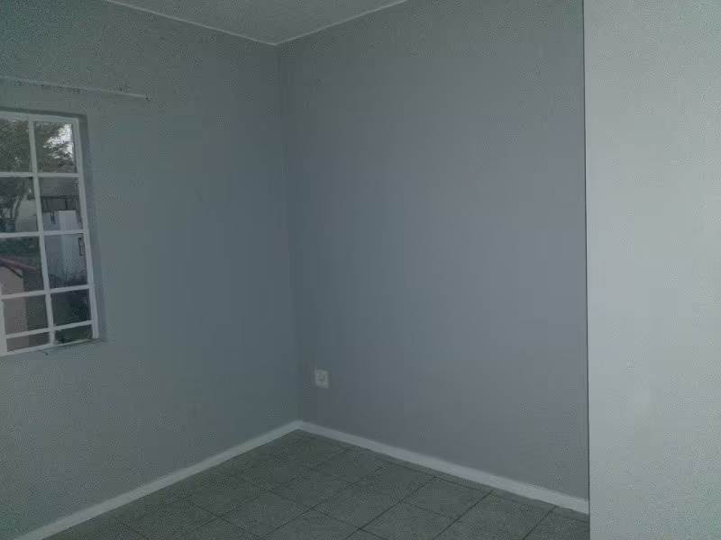 1 Bed Apartment in Sharonlea photo number 4