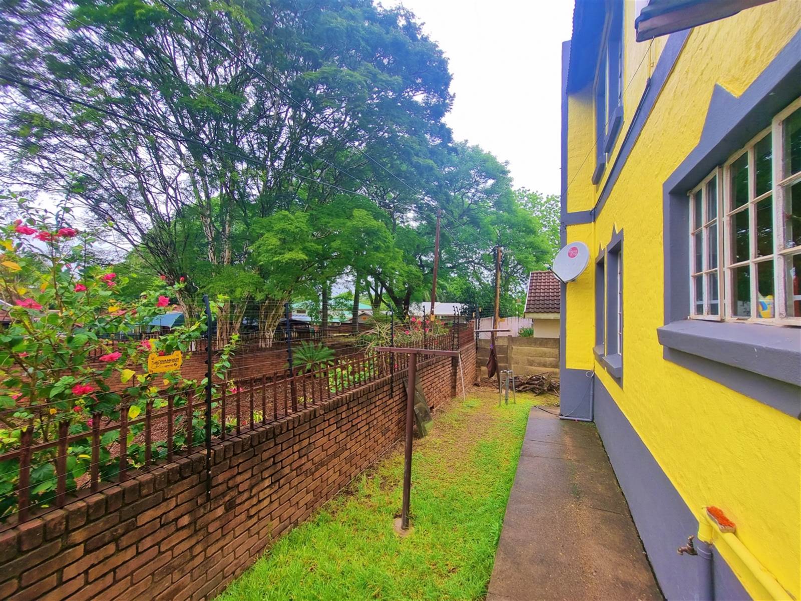 2 Bed Apartment in Louis Trichardt photo number 11