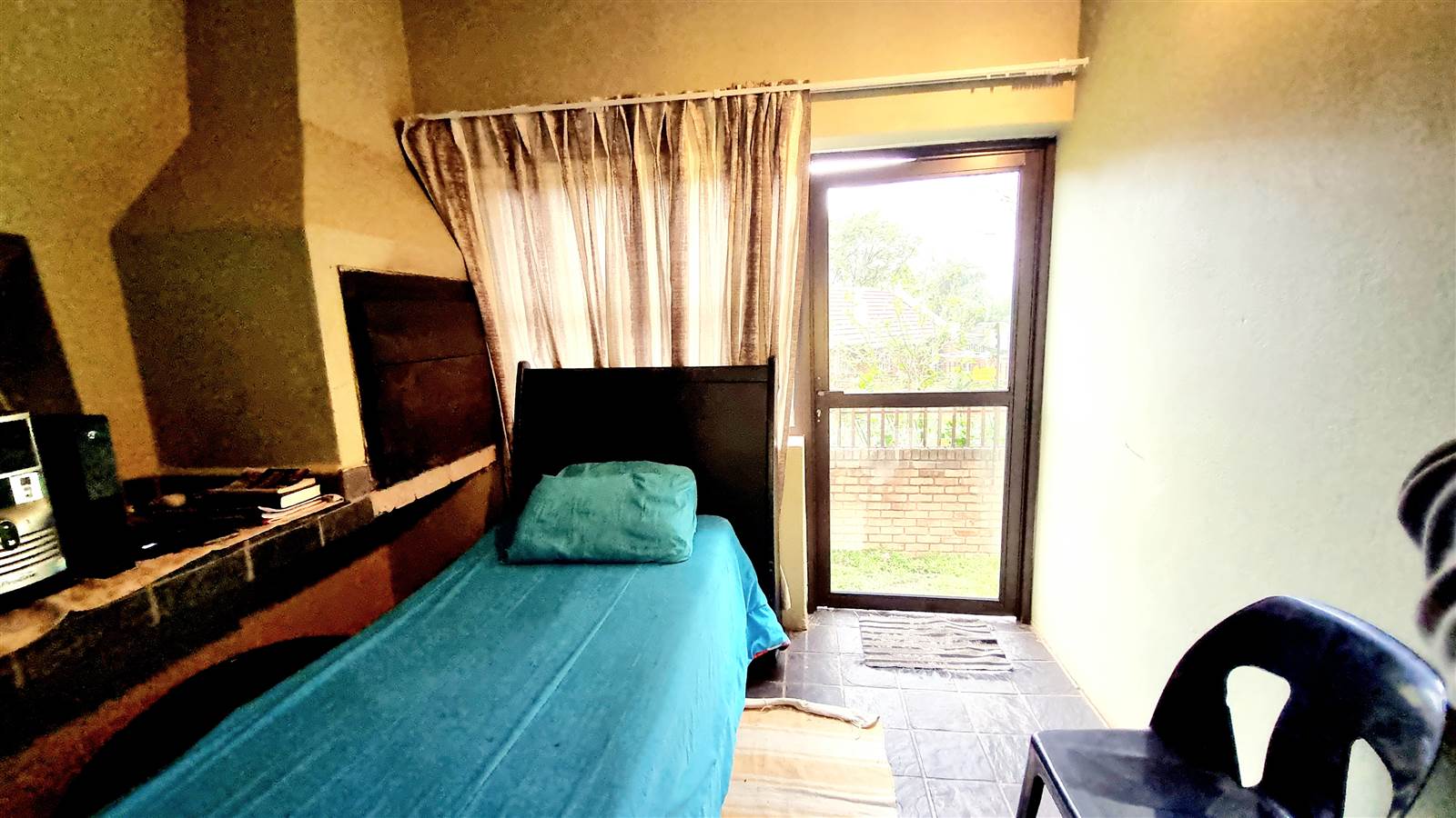 2 Bed Apartment in Louis Trichardt photo number 8