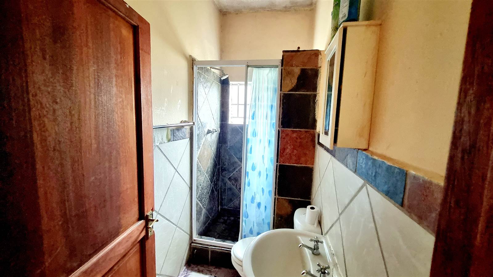 2 Bed Apartment in Louis Trichardt photo number 10