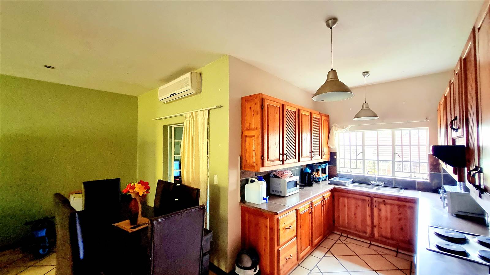 2 Bed Apartment in Louis Trichardt photo number 3