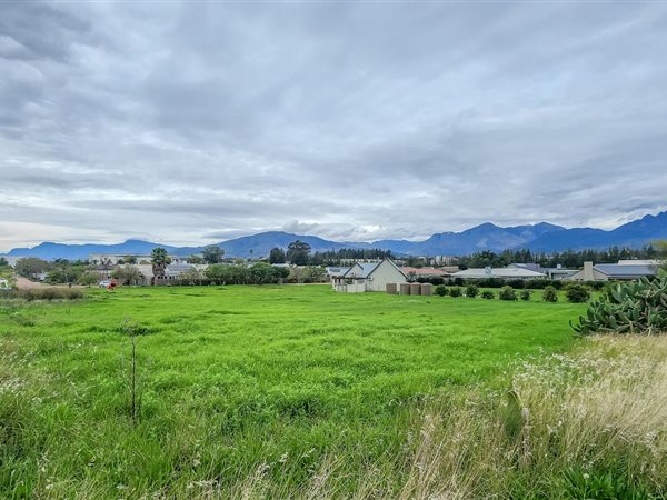 4 267 m² Land