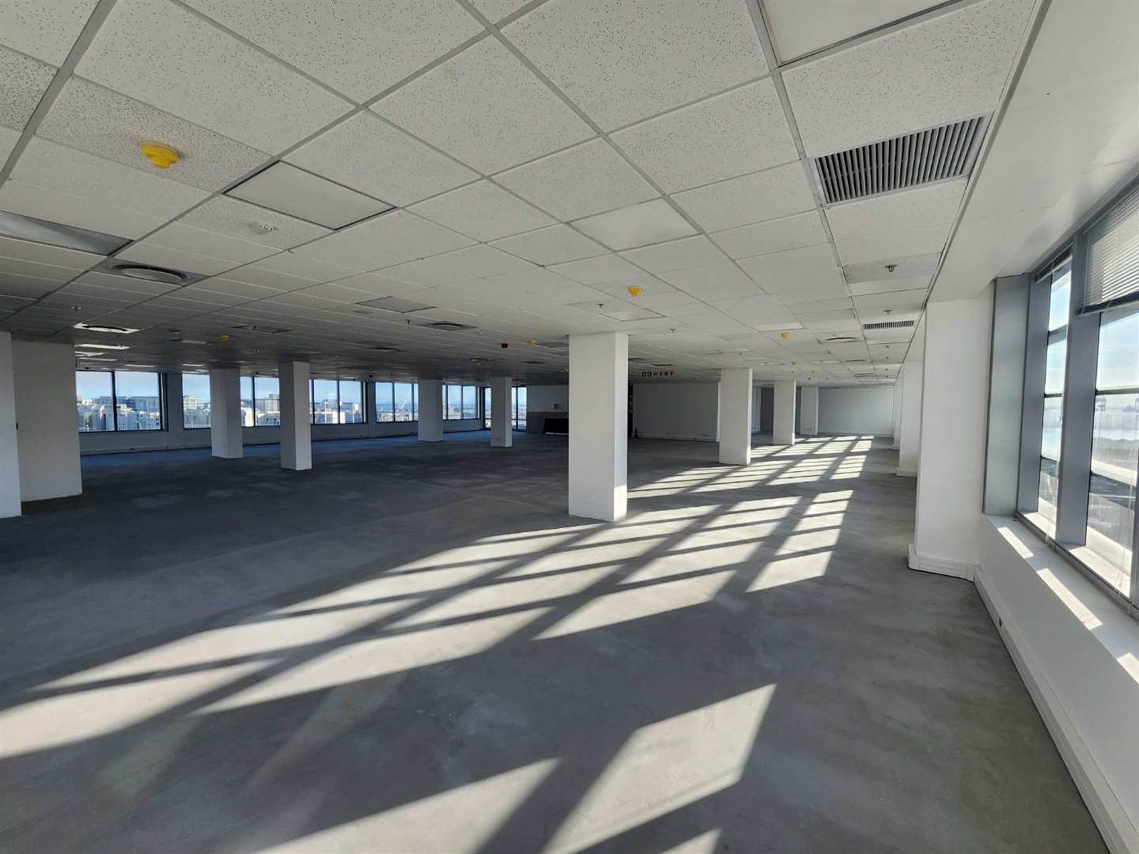 715  m² Office Space in Cape Town City Centre photo number 8