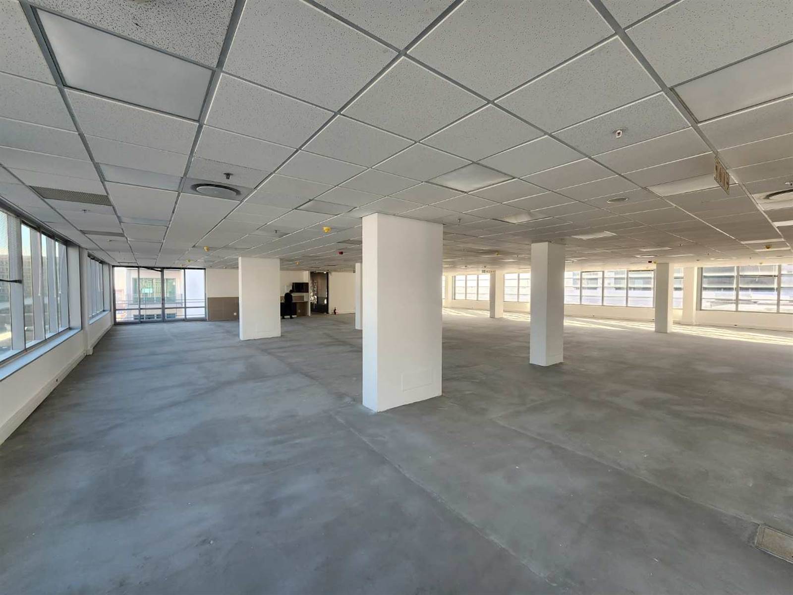 715  m² Office Space in Cape Town City Centre photo number 6