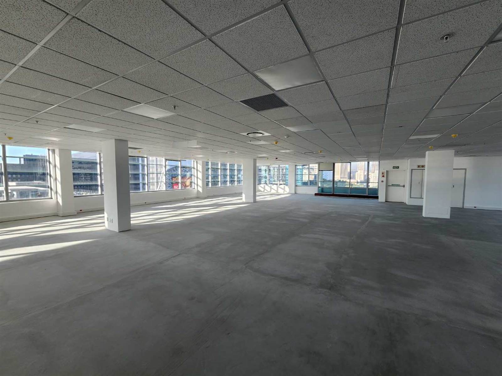 715  m² Office Space in Cape Town City Centre photo number 4