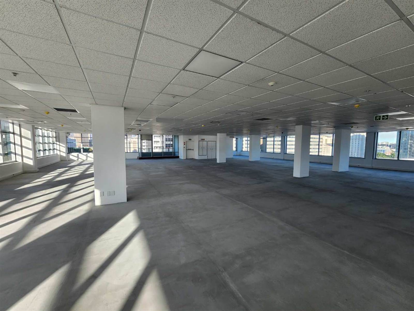 715  m² Office Space in Cape Town City Centre photo number 9