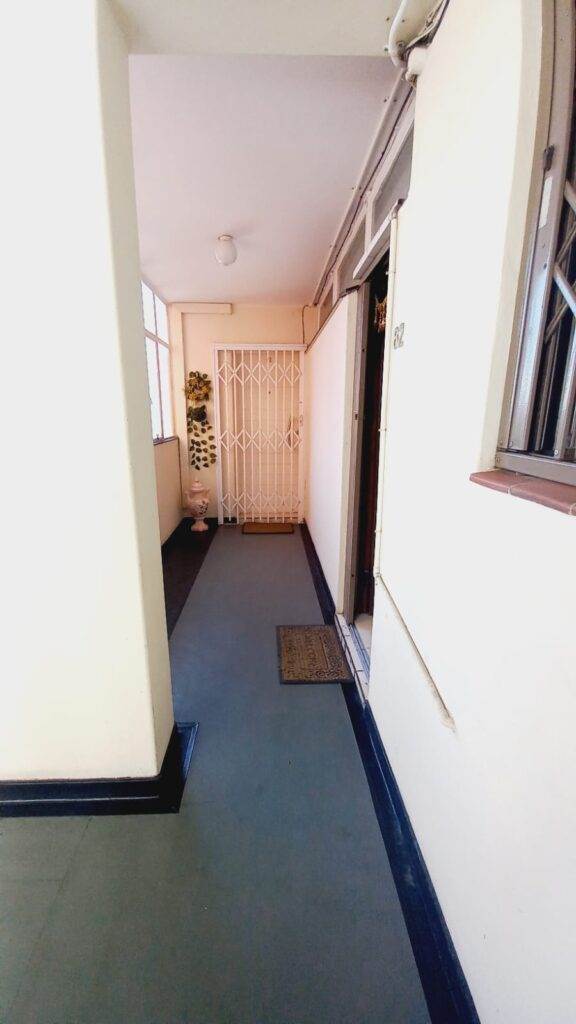 2 Bed Apartment in Durban North photo number 4