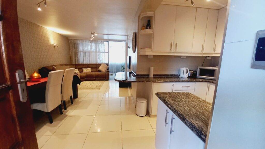 2 Bed Apartment in Durban North photo number 6