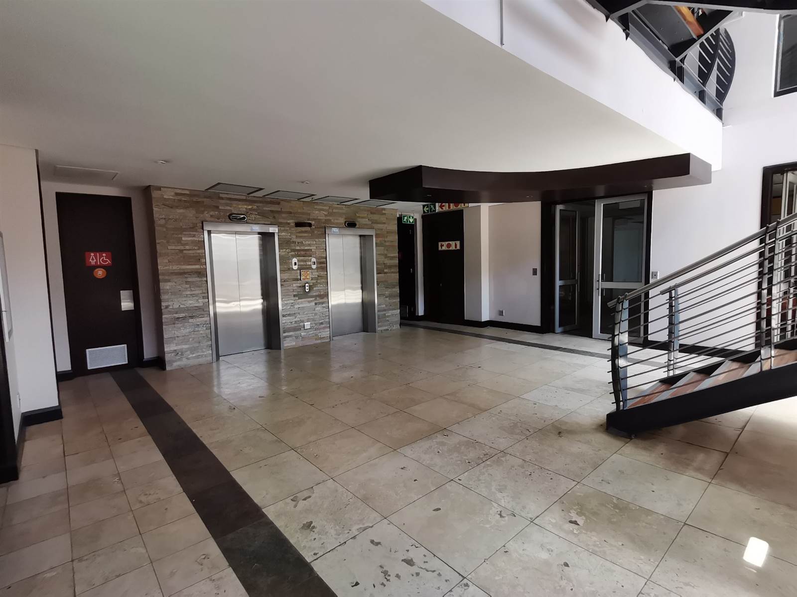 7662  m² Commercial space in Constantia Kloof photo number 4