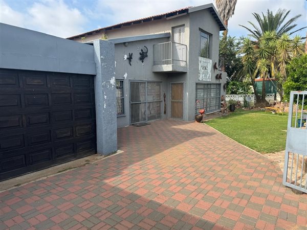 3 Bedroom House 3 Bedroom House