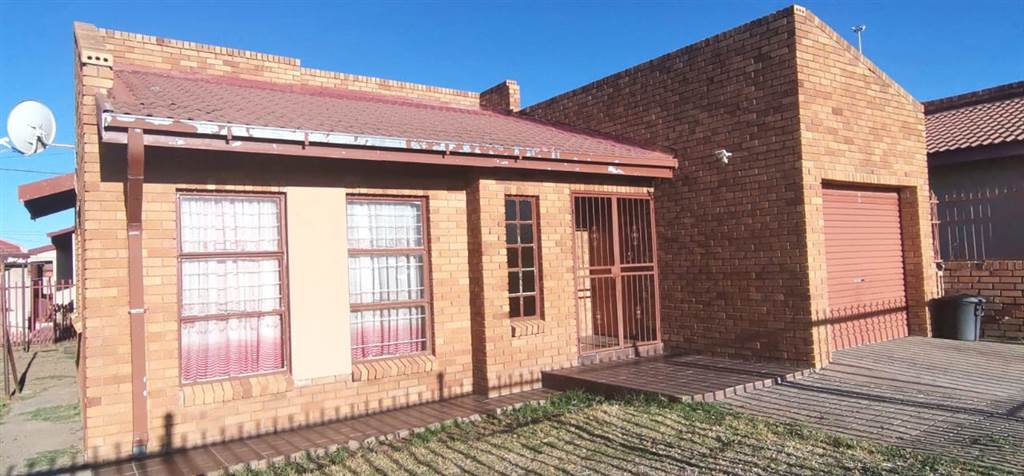 3 Bed House in Blomanda photo number 2