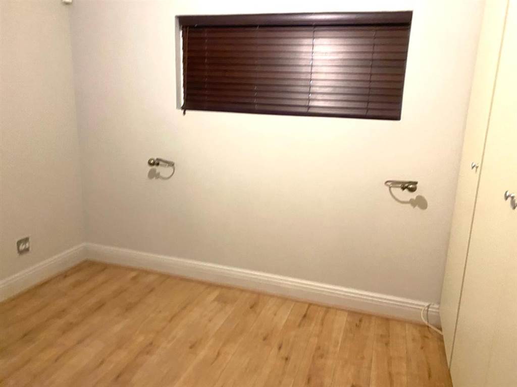 3 Bed Apartment in Sandown photo number 5