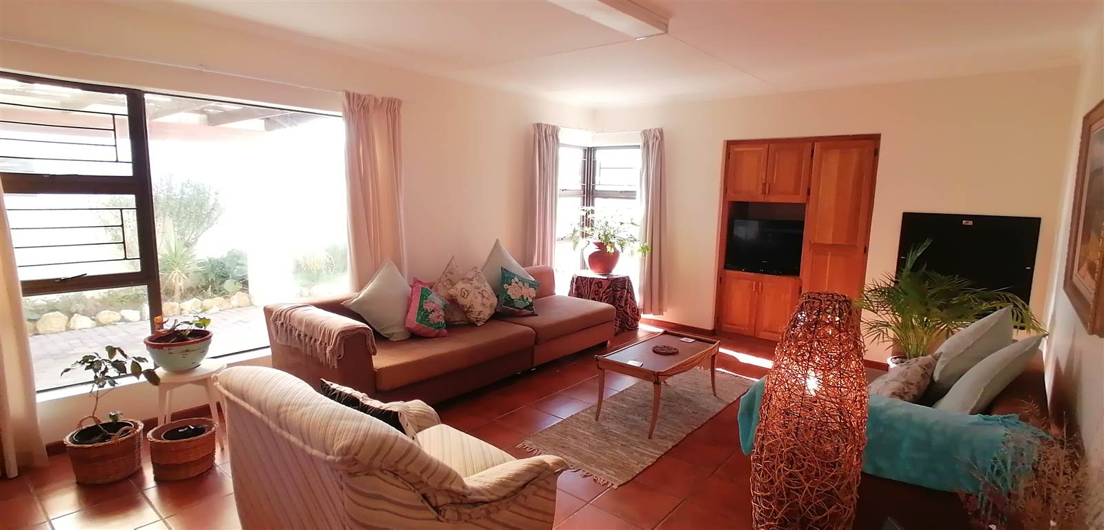 2 Bed House in Stilbaai photo number 3