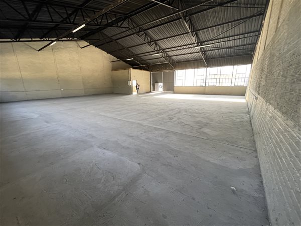 350  m² Industrial space in Krugersdorp North