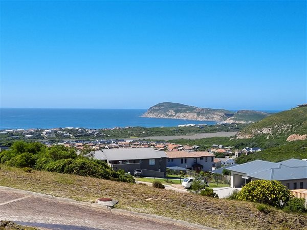 630 m² Land available in Whale Rock