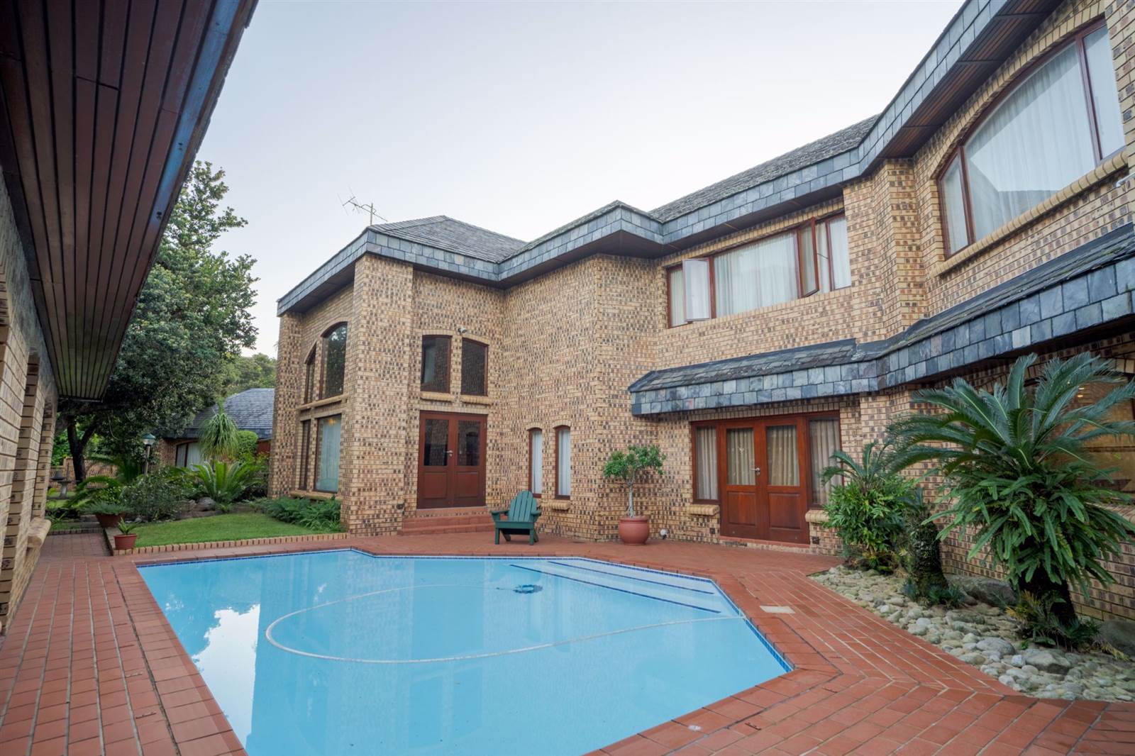 8 Bed House in Umtentweni photo number 2