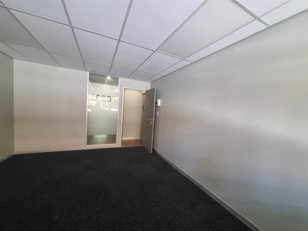 25  m² Commercial space in Hatfield photo number 3