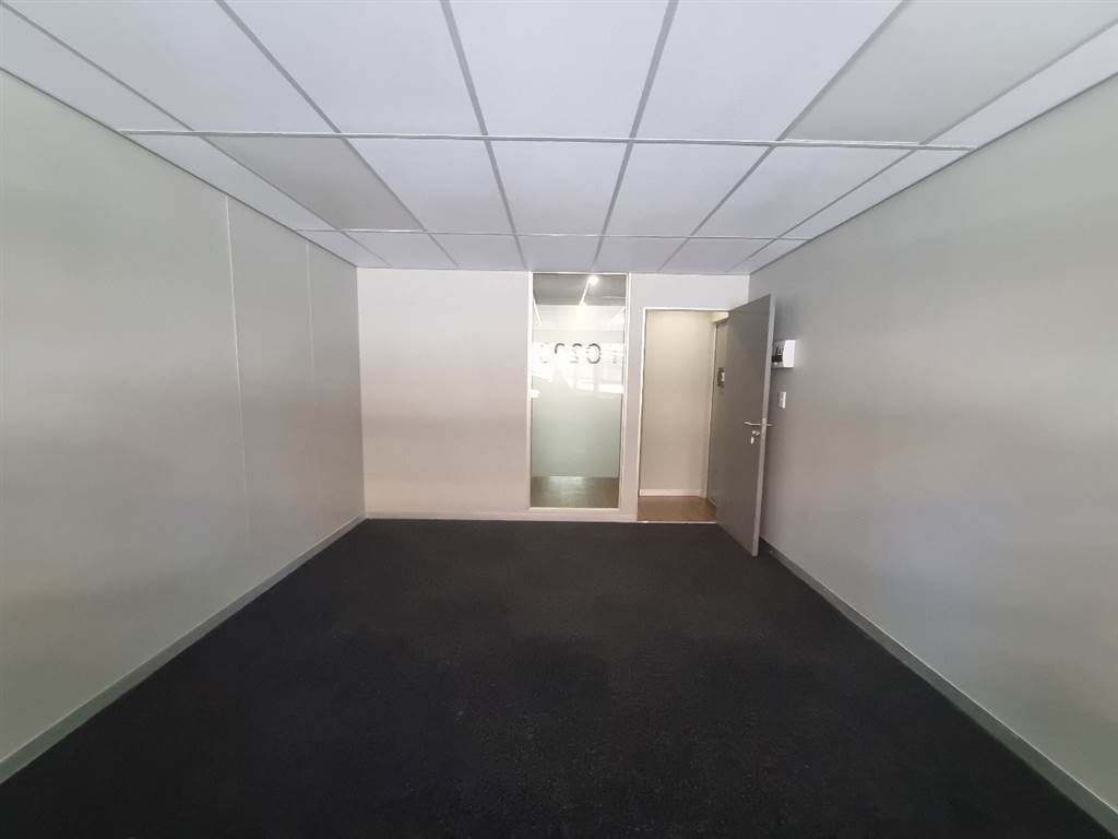 25  m² Commercial space in Hatfield photo number 5