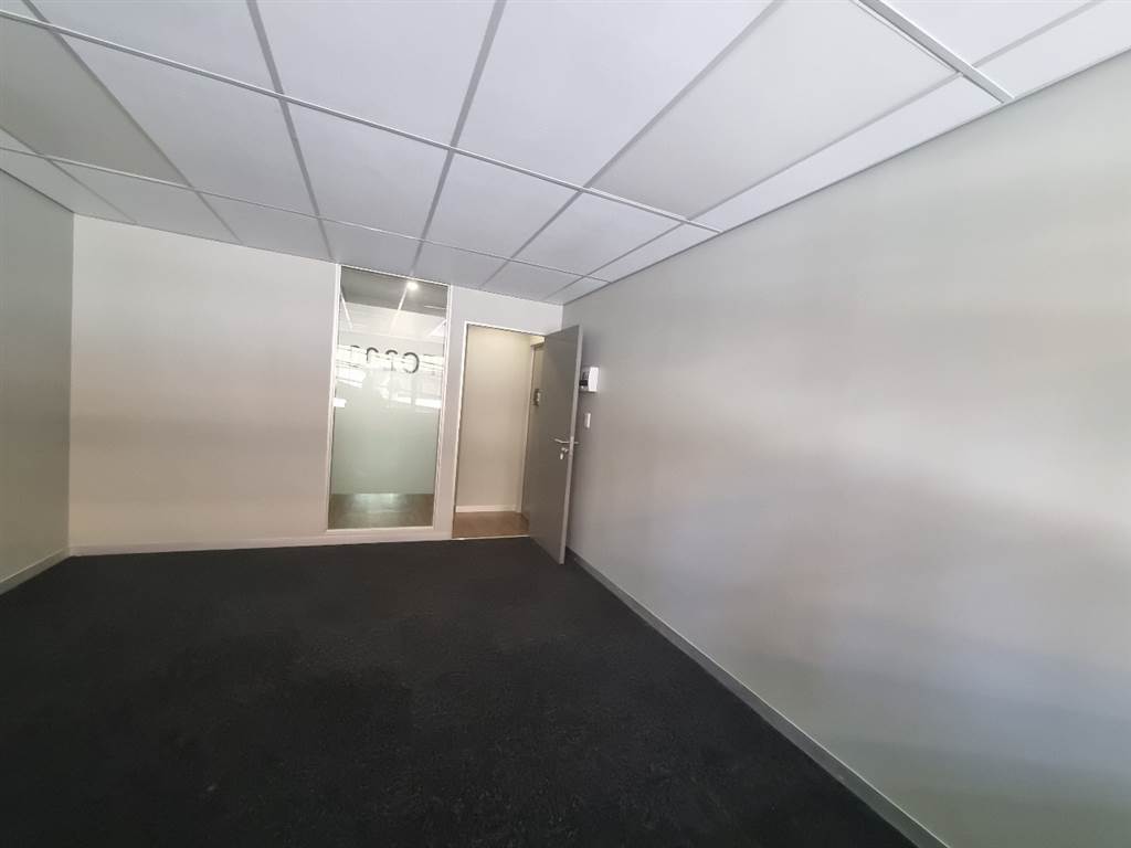 25  m² Commercial space in Hatfield photo number 9