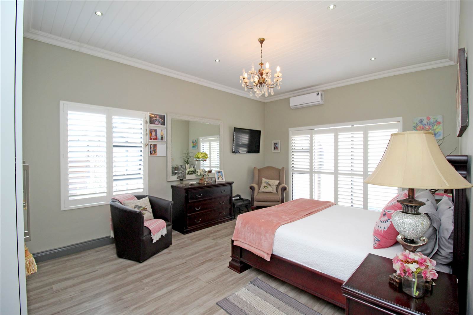 6 Bed House in Rietvlei Heights Country Estate photo number 19