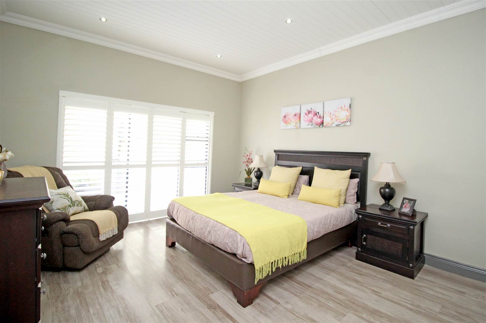 6 Bed House in Rietvlei Heights Country Estate photo number 17