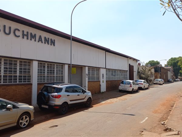 1 200  m² Commercial space