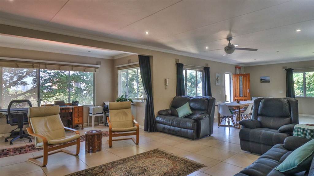 3 Bed Apartment in Musgrave photo number 9