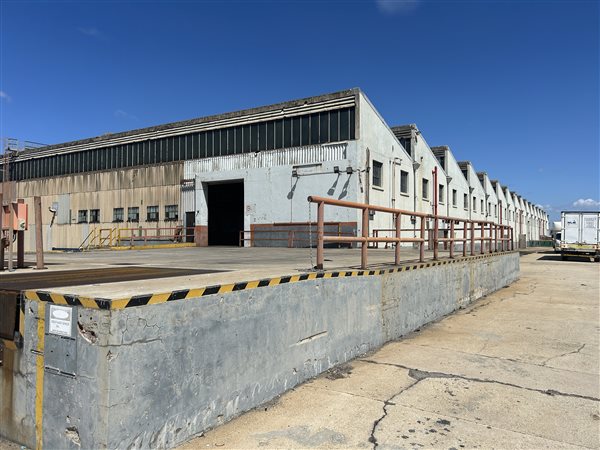 10 864  m² Industrial space